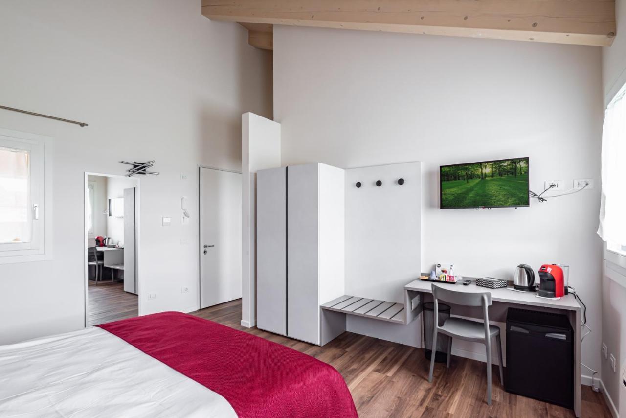 Ca Mia Rododendro & Mughetto Rooms Vicenza Bagian luar foto