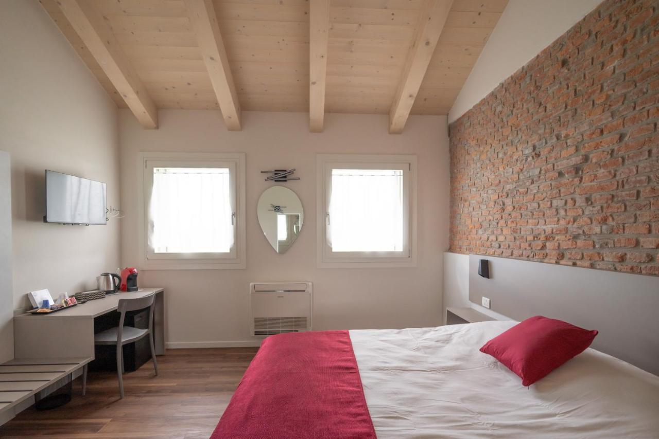 Ca Mia Rododendro & Mughetto Rooms Vicenza Bagian luar foto