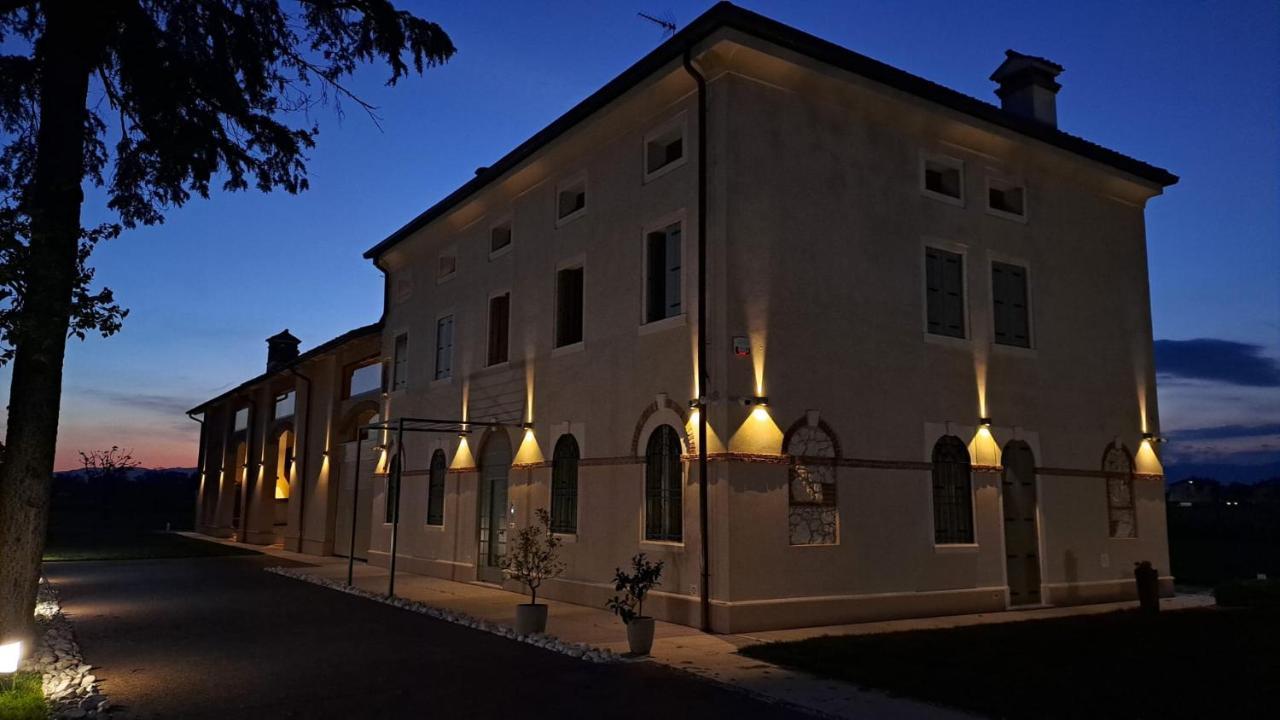 Ca Mia Rododendro & Mughetto Rooms Vicenza Bagian luar foto